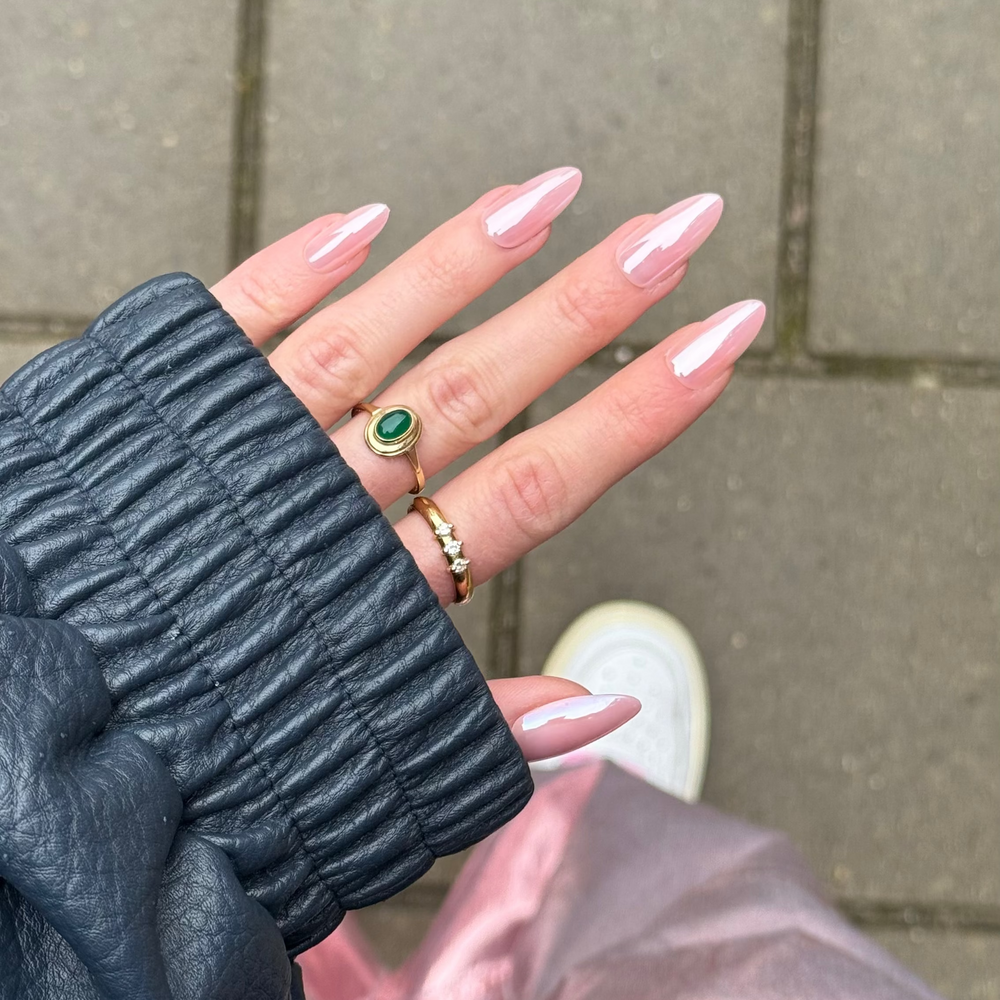 Blush Hour blush pink almond press on nails soft gel plaknagels