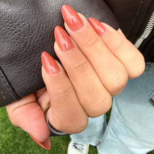 Bruine press on nagels, soft gel plaknagels met natuurlijke glans