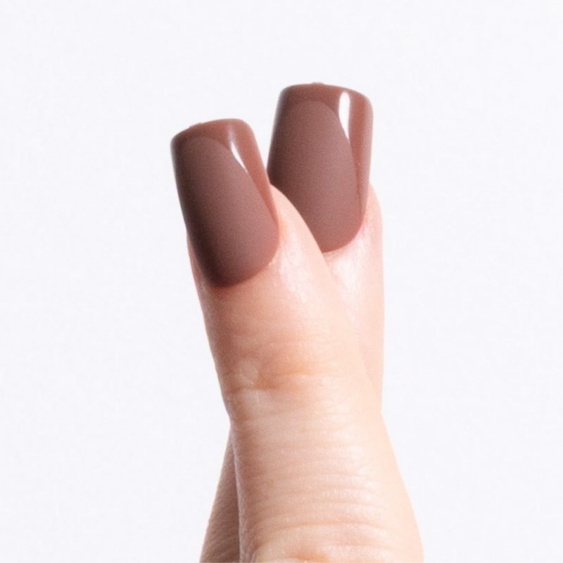 Close-up van Choco Chic bruine square press on nagels - Freaky Nails