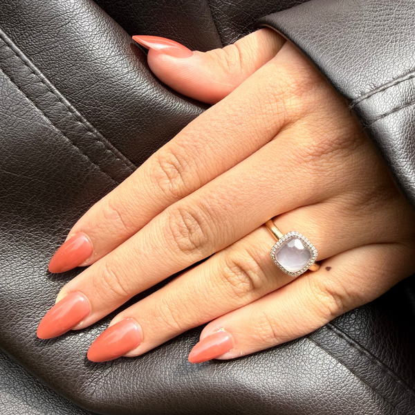 Cinnamon Glow press on nagels, bruine plaknagels met glossy finish en almond vorm