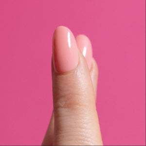 Flirt Alert roze short oval press on nagels close-up - Freaky Nails