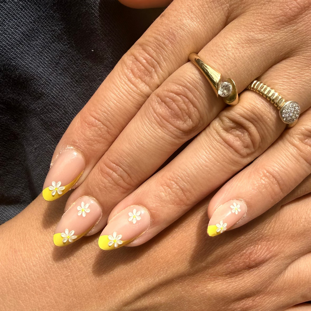 Gele bloemen nepnagels Golden Daisy soft gel plaknagels