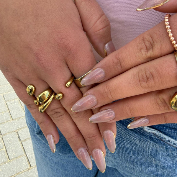 Golden Touch plaknagels zonder lijm, soft gel press on nagels met gouden rand en naturel look