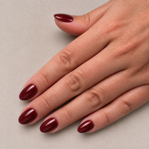 Hot Mess bordeauxrode press on nagels van Freaky Nails