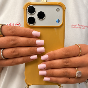 Lichtroze press on nails met glossy finish