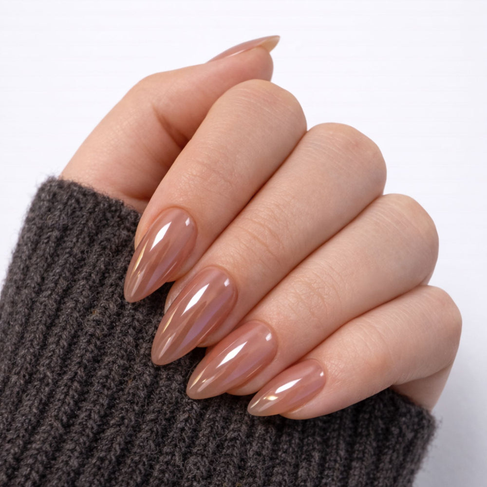 Glossy nude press on nails met semi-transparante finish. Nude Haze van Freaky Nails