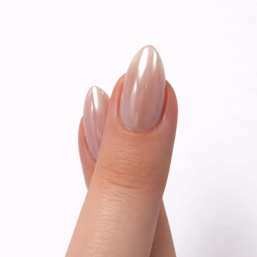 Soft nude press on nagels met natuurlijke glow en glossy finish – Quiet Glow van Freaky Nails