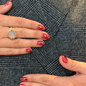 Rode soft gel press on nagels met dekkende finish