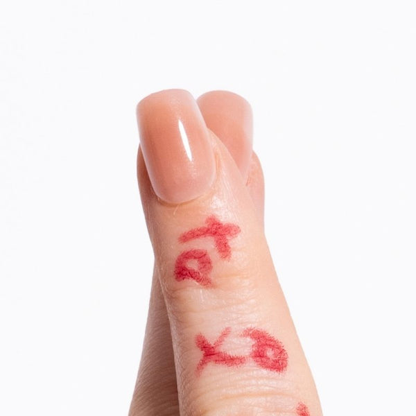 Spice Up Nude nude short square press on nagels close-up - Freaky Nails